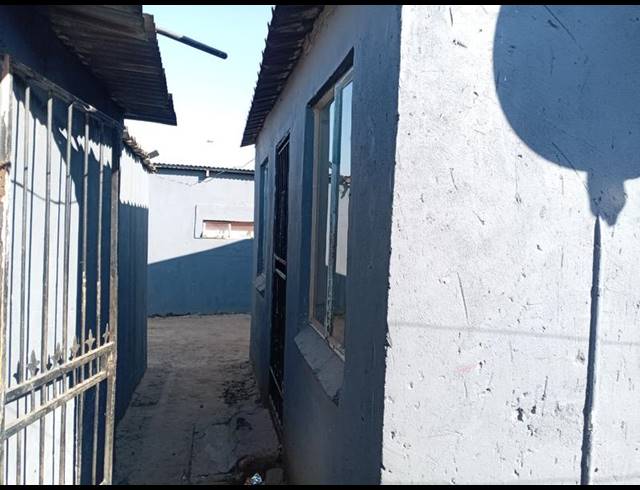 13 BEDROOM HOUSE FOR SALE IN COMMERCIA